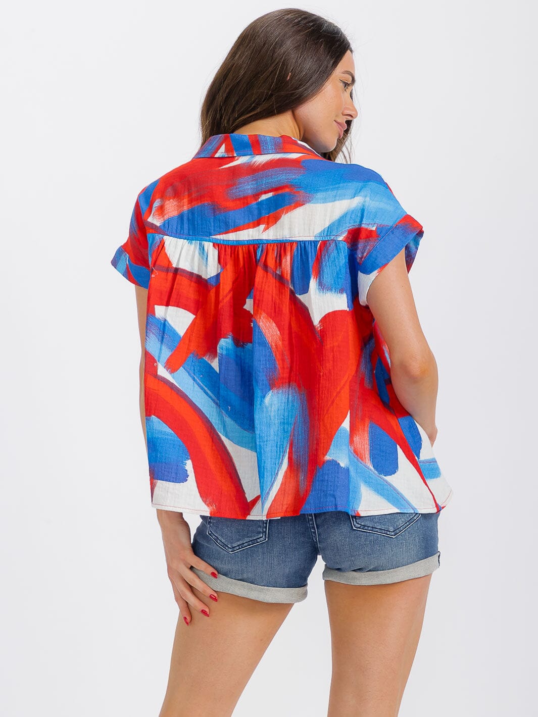 WOMEN'S SHORT SLEEVE BUTTON UP MULTI PRINT HIGH-LOW BLOUSE