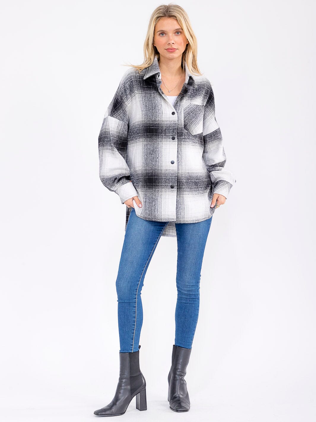 WOMEN'S LONG SLEEVE BUTTON CLOSURE FRONT POCKETS PLAID FRINGE JACKET