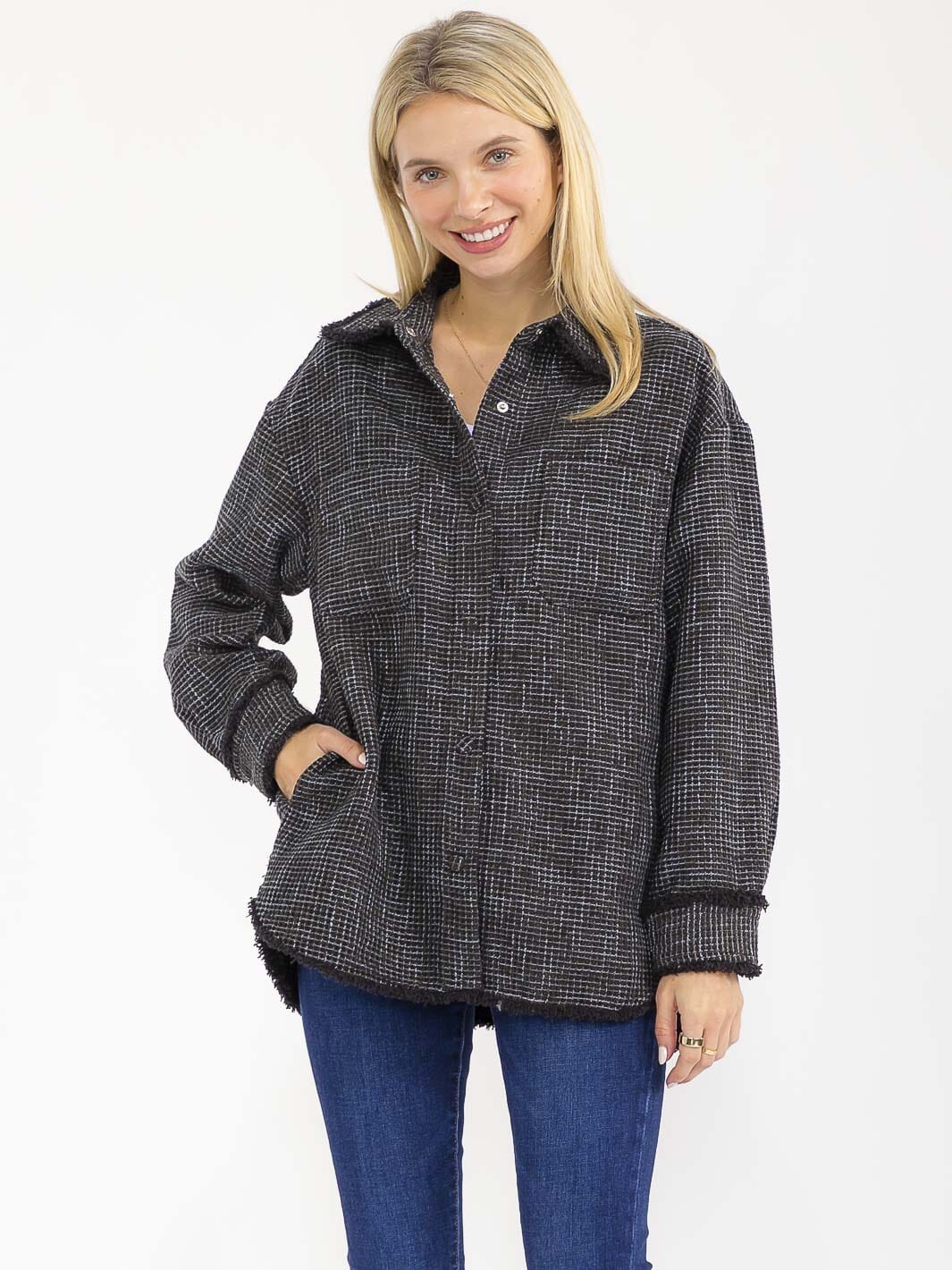 WOMEN'S LONG SLEEVE BUTTON CLOSURE FRONT POCKETS DETAILED JACKET