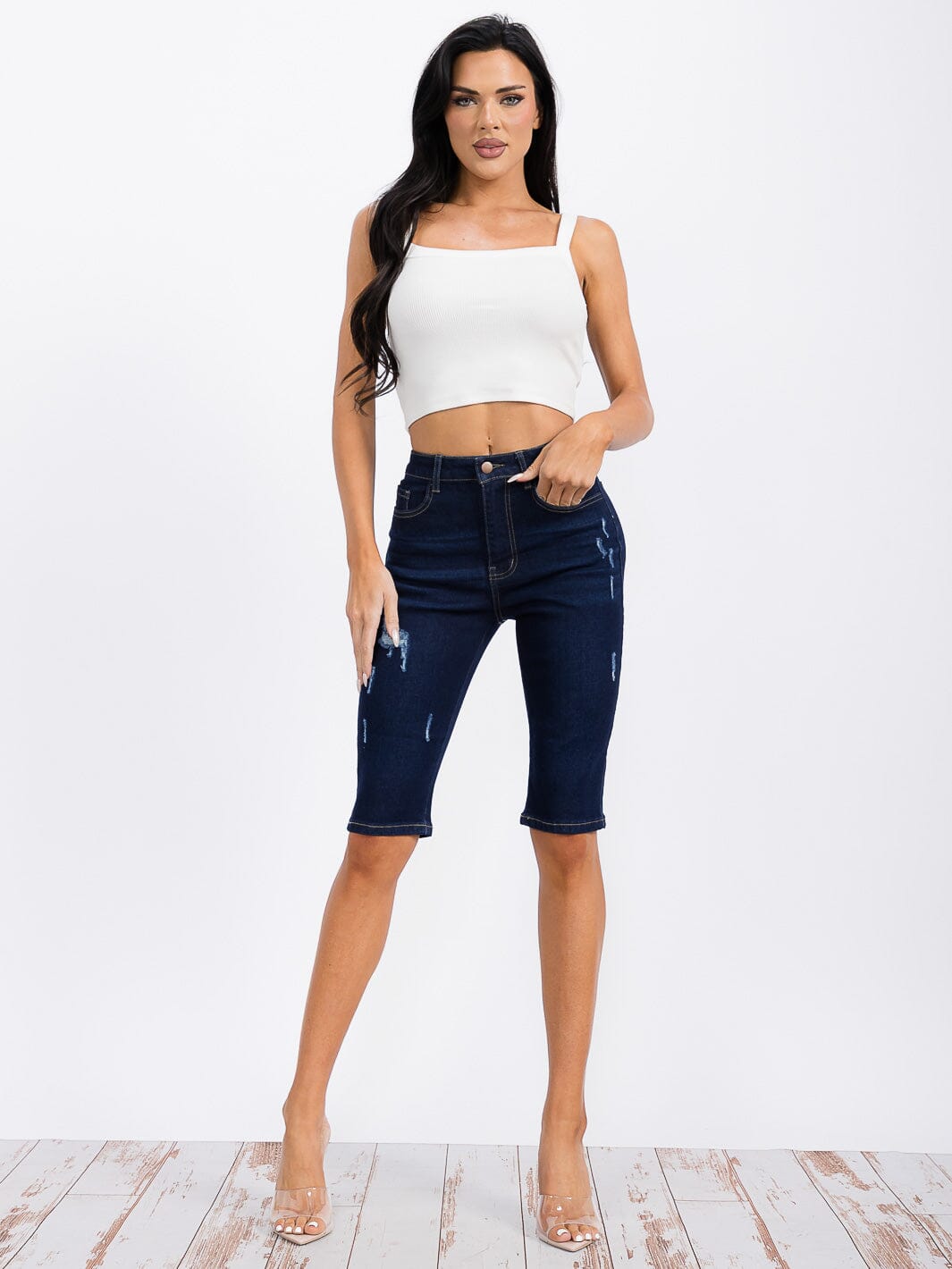 WOMEN'S BUTTON CLOSURE POCKETS DISTRESS DENIM BERMUDA SHORT