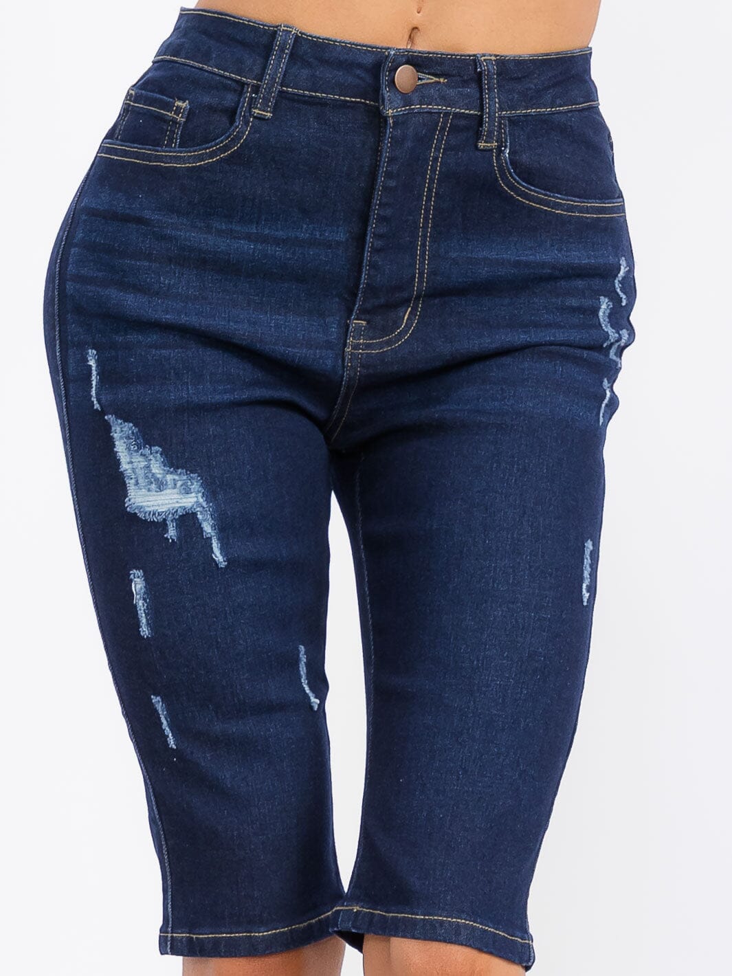 WOMEN'S BUTTON CLOSURE POCKETS DISTRESS DENIM BERMUDA SHORT