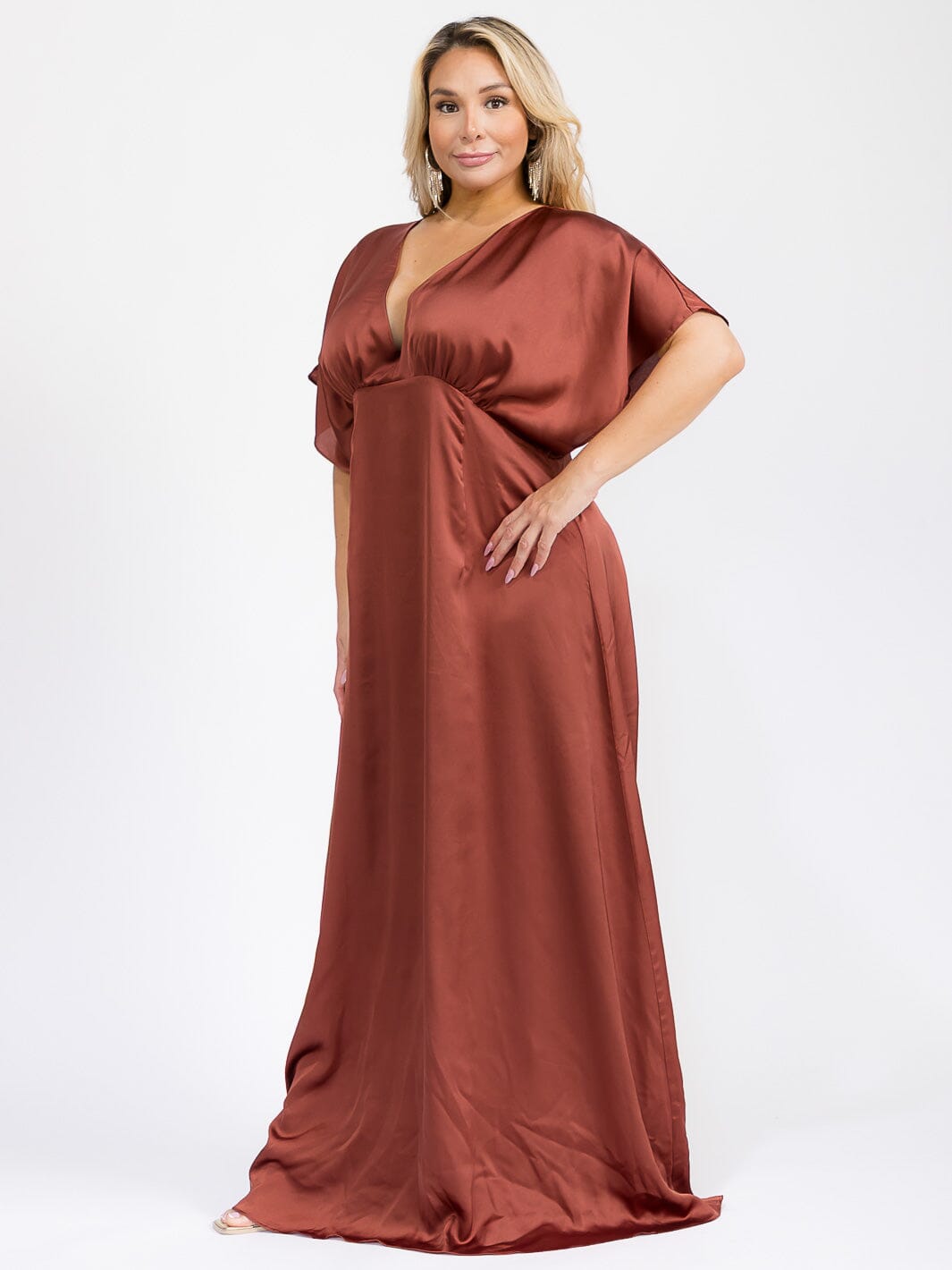 PUS SIZE SHORT SLEEVE V-NECK OPEN BACK MAXI GOWN DRESS