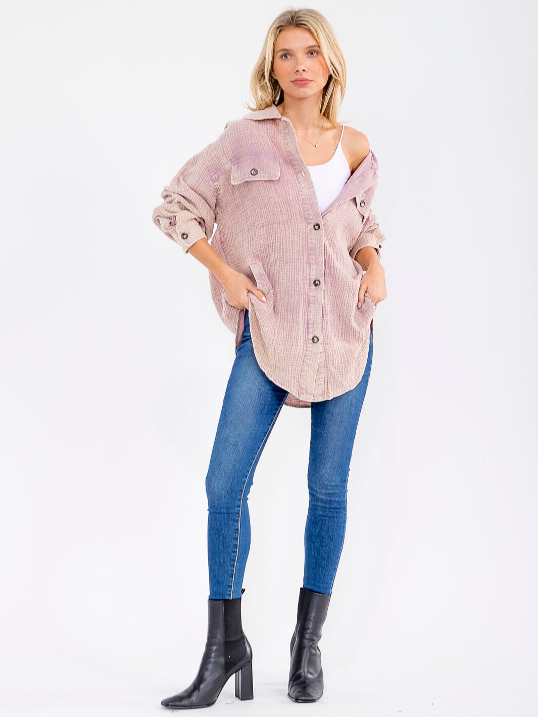 WOMEN'S LONG SLEEVE BUTTON UP FRONT POCKETS WASHED OVERSIZED SHIRT