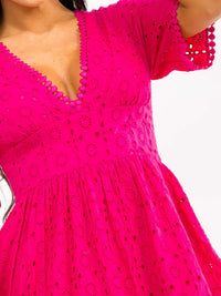 WOMEN'S SHORT SLEEVE V-NECK TIERED EYELET DETAILED MINI DRESS