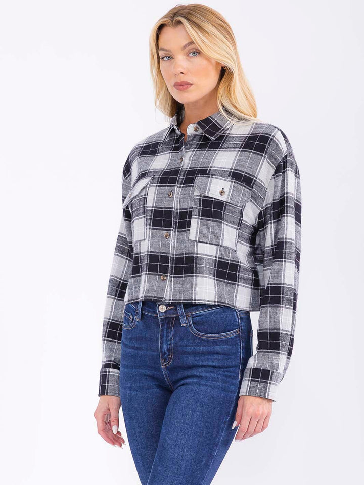 WOMEN'S LONG SLEEVE BUTTON CLOSURE FRONT POCKETS PLAID SHIRT
