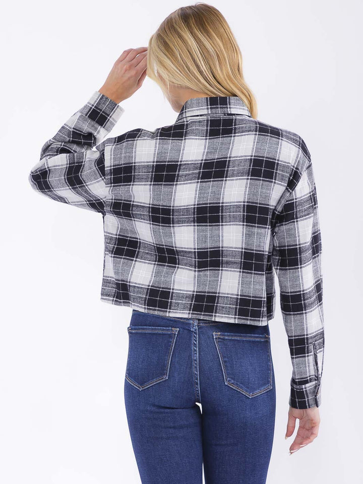 WOMEN'S LONG SLEEVE BUTTON CLOSURE FRONT POCKETS PLAID SHIRT