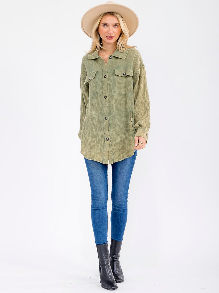 WOMEN'S LONG SLEEVE BUTTON UP FRONT POCKETS WASHED OVERSIZED SHIRT