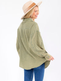 WOMEN'S LONG SLEEVE BUTTON UP FRONT POCKETS WASHED OVERSIZED SHIRT