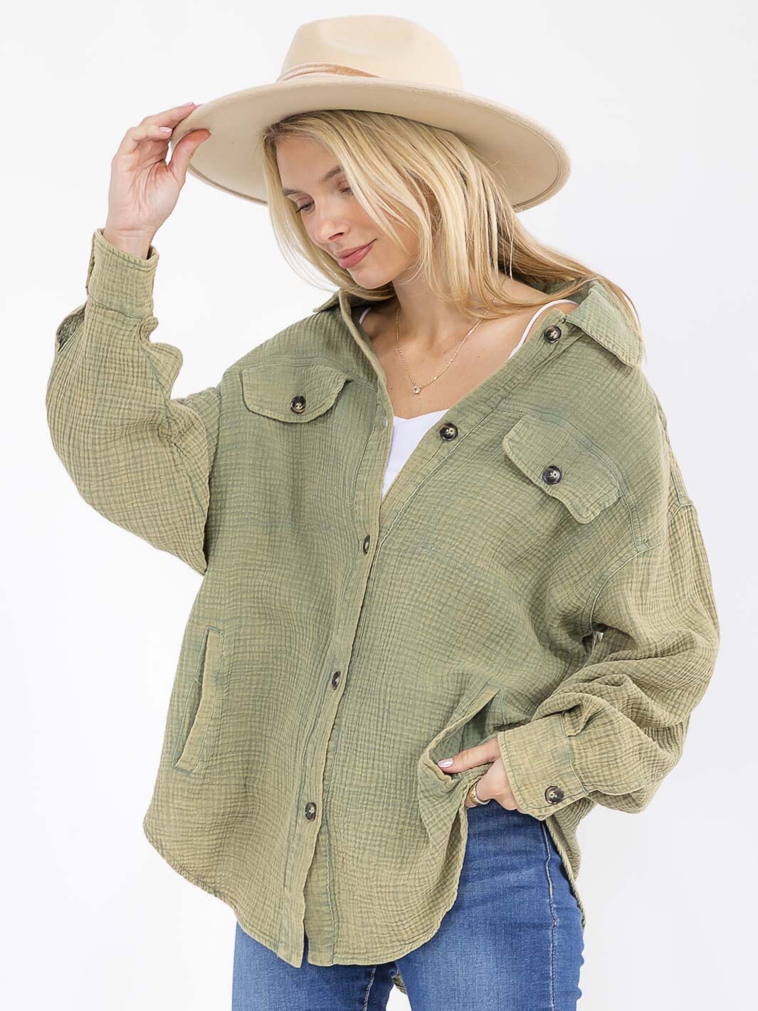 WOMEN'S LONG SLEEVE BUTTON UP FRONT POCKETS WASHED OVERSIZED SHIRT
