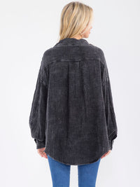 WOMEN'S LONG SLEEVE BUTTON UP FRONT POCKETS WASHED OVERSIZED SHIRT