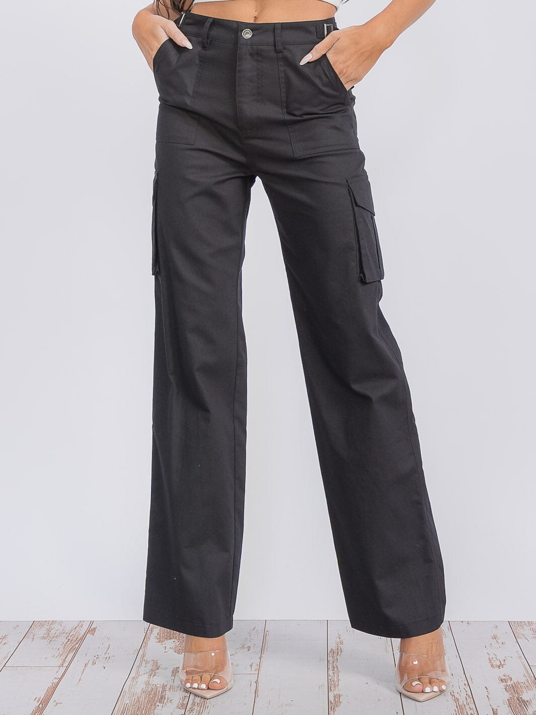 WOMEN'S BUTTON CLOSURE CARGO POCKETS WIDE LEG PANTS