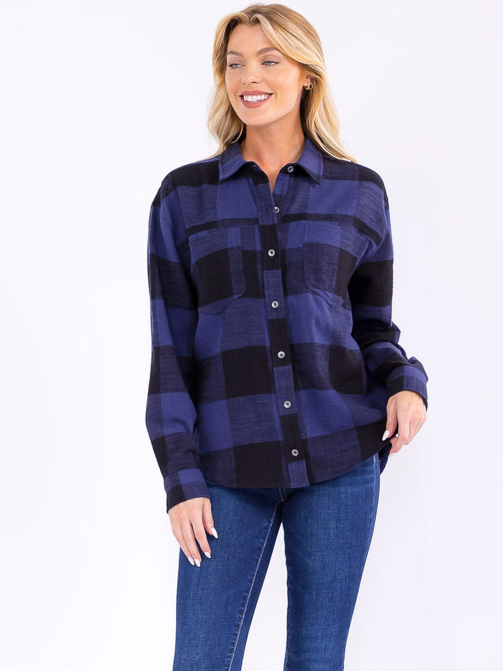 WOMEN'S LONG SLEEVE BUTTON CLOSURE FRONT POCKETS PLAID SHIRT