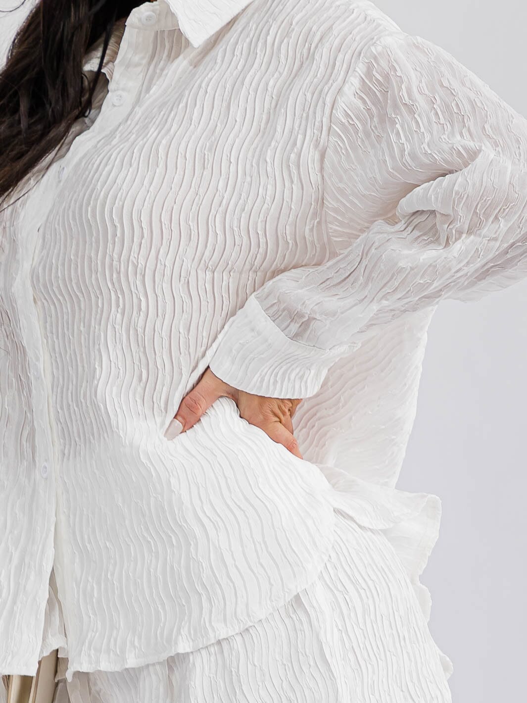 WOMEN'S LONG SLEEVE TOP & BUTTON CLOSURE MINI SHORTS DETAILED 2PC. SET