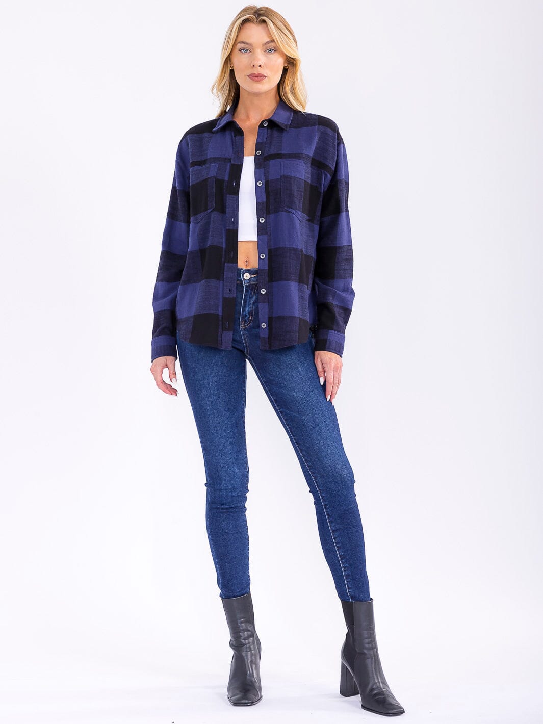 WOMEN'S LONG SLEEVE BUTTON CLOSURE FRONT POCKETS PLAID SHIRT