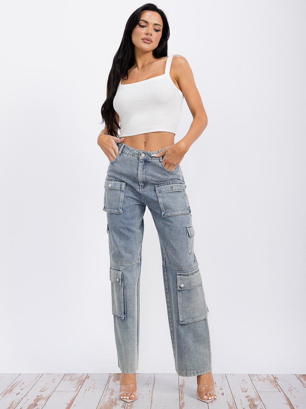WOMEN'S BUTTON CLOSURE CARGO POCKETS WIDE LEG DENIM PANTS