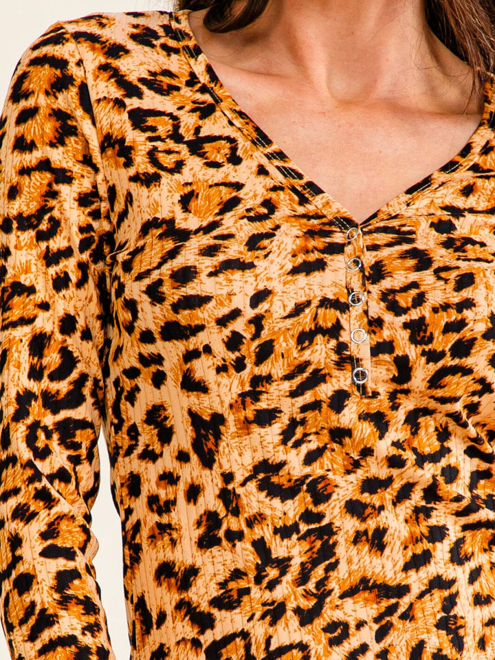 ENTRO WOMEN'S LONG SLEEVE V-NECK BUTTON UP ANIMAL PRINT TOP