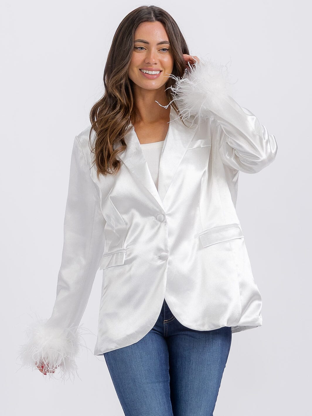WOMEN'S LONG SLEEVE BUTTON CLOSURE FRONT POCKETS FEATHER DETAILED BLAZER