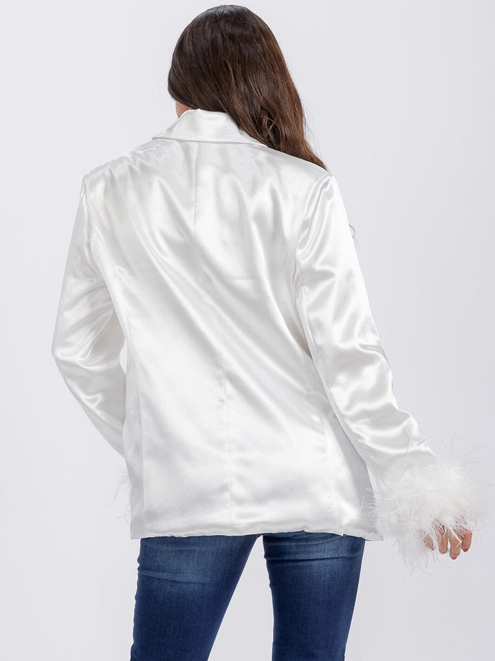 WOMEN'S LONG SLEEVE BUTTON CLOSURE FRONT POCKETS FEATHER DETAILED BLAZER