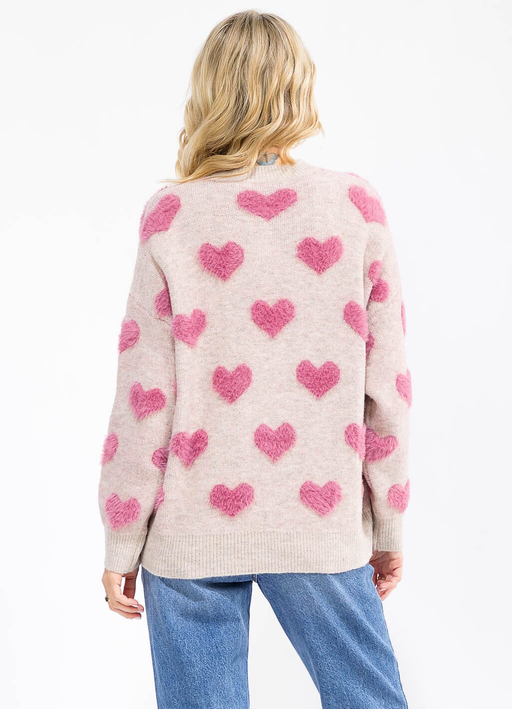 WOMEN'S LONG SLEEVE FUZZY HEARTS DETAILED PULLOVER SWEATER