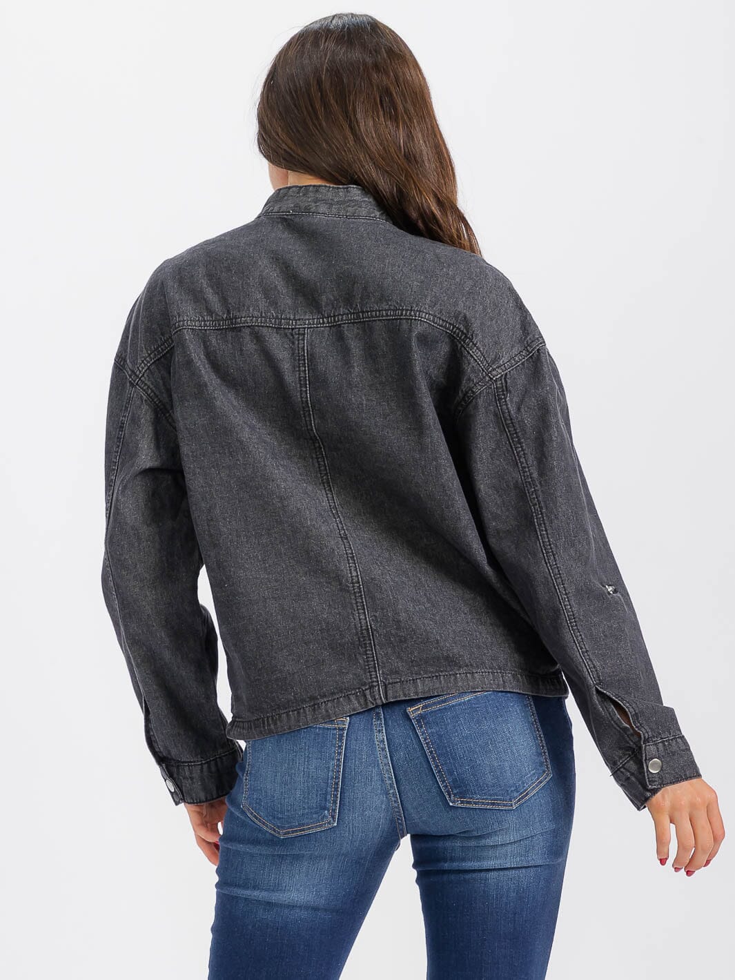 WOMEN'S LONG SLEEVE BUTTON CLOSURE FRONT POCKET DENIM JACKET