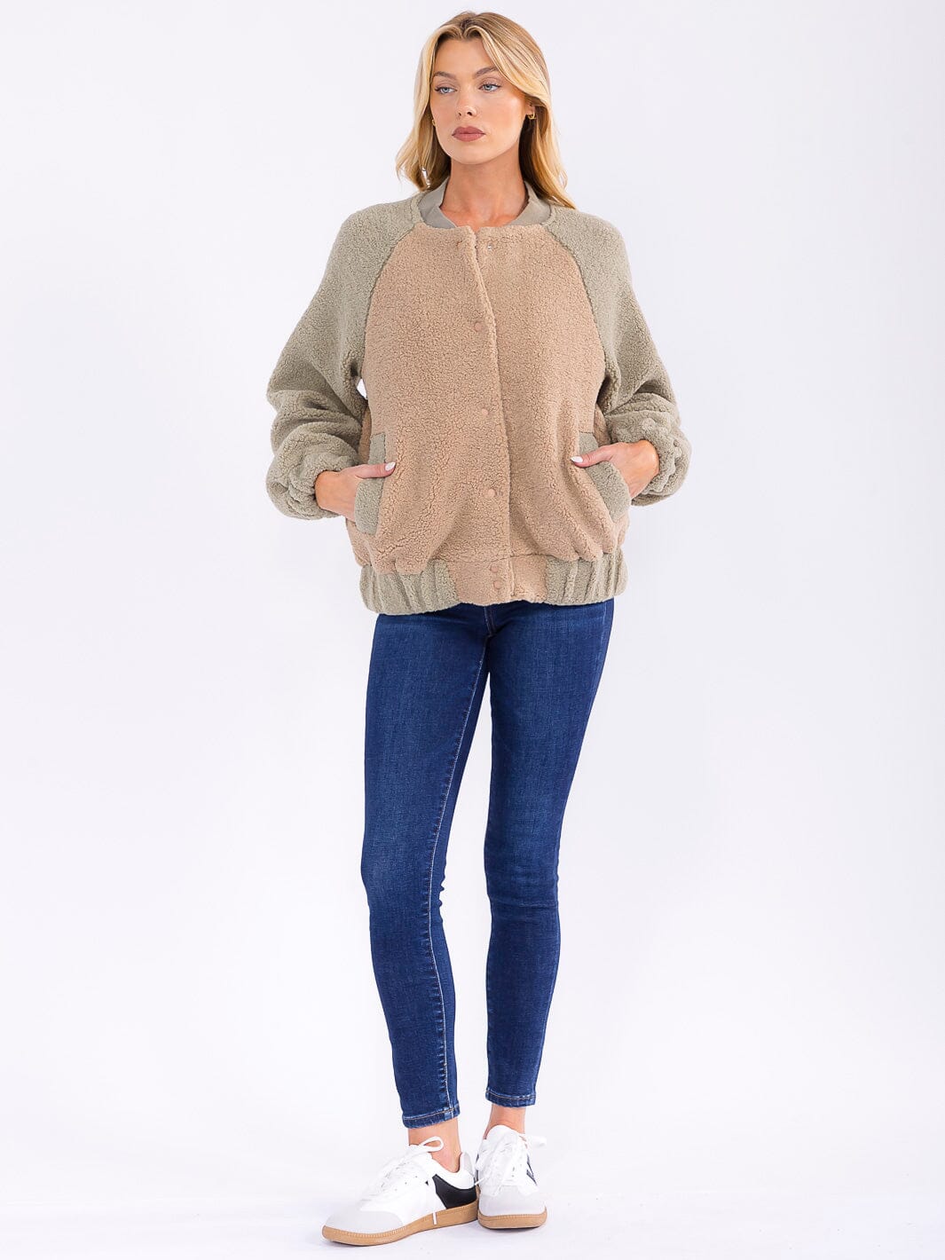 WOMEN'S LONG SLEEVE BUTTON CLOSURE FRONT POCKETS COLORBLOCK JACKET