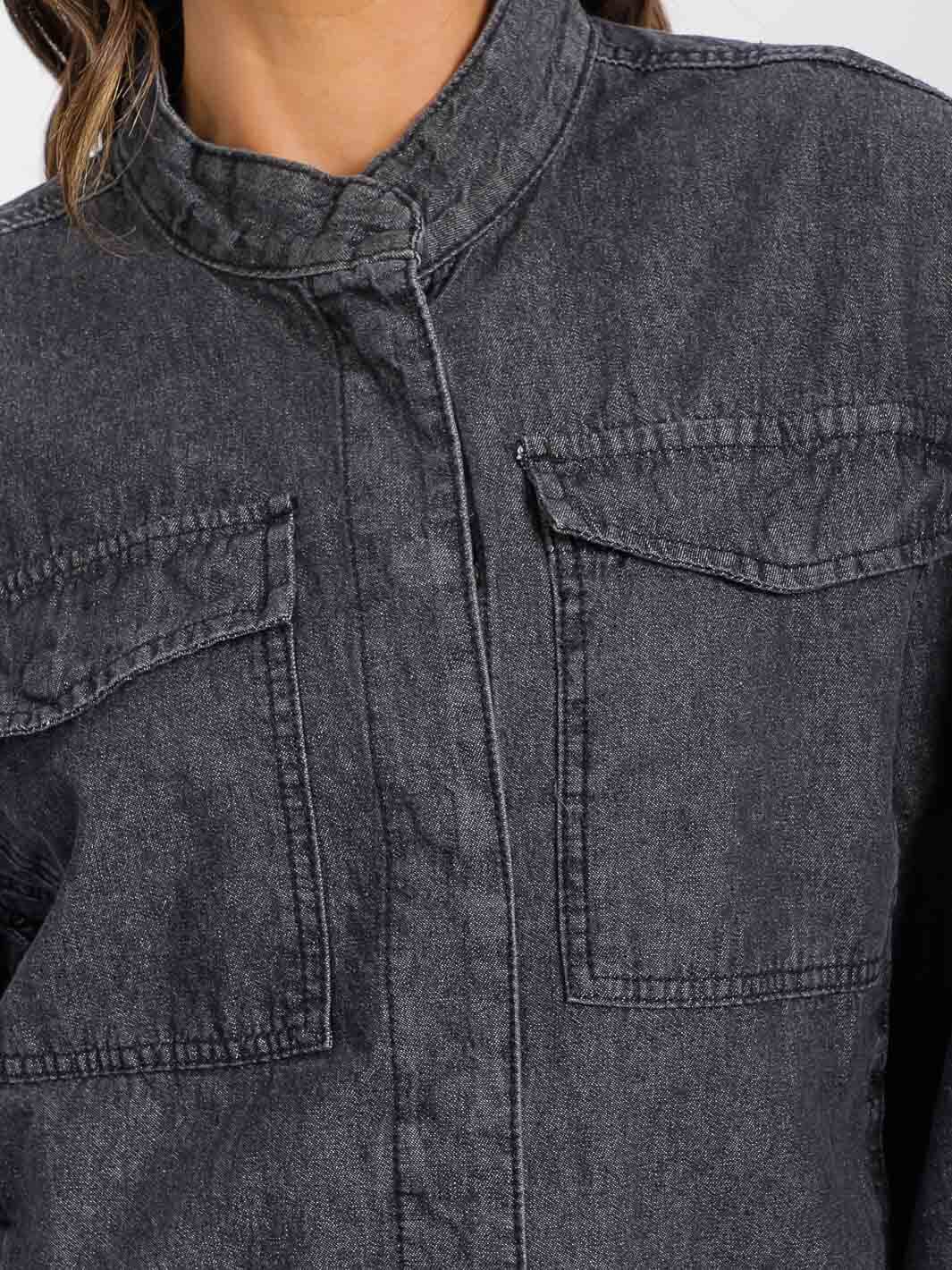 WOMEN'S LONG SLEEVE BUTTON CLOSURE FRONT POCKET DENIM JACKET