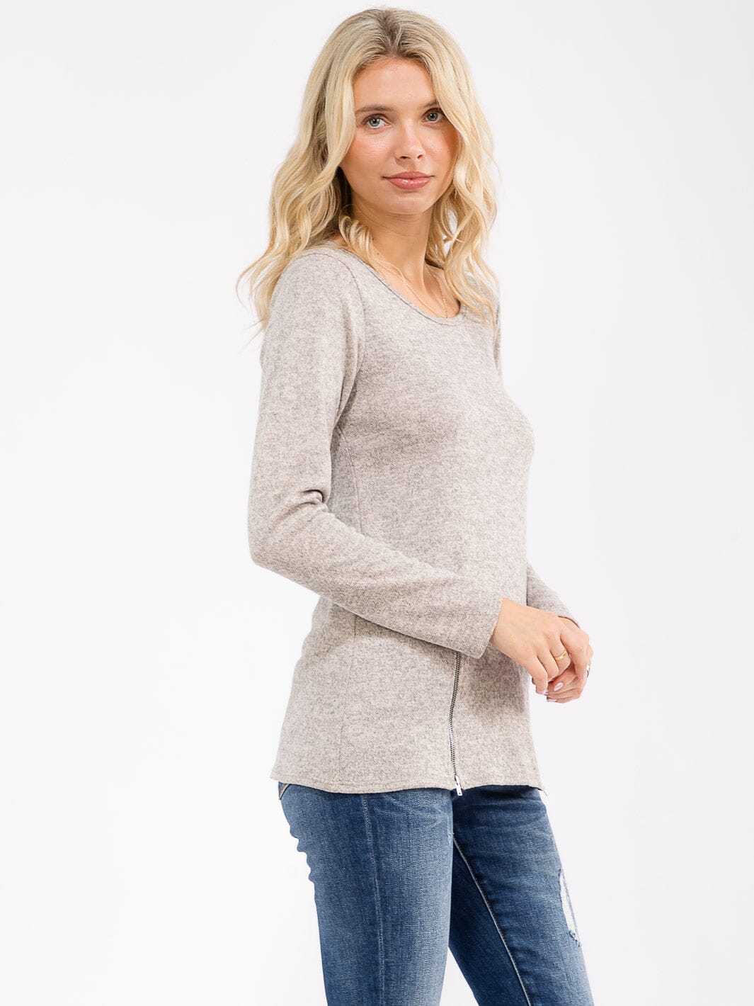 WOMEN'S LONG SLEEVE FRONT ZIPPER DETAILED TOP