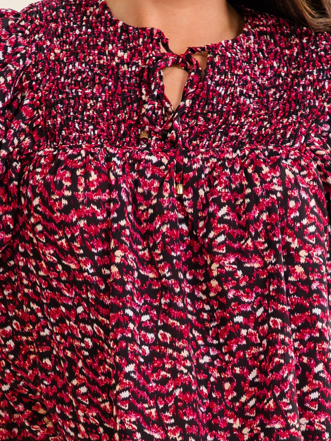 ENTRO WOMEN'S SHORT PUFF SLEEVE V-NECK MULTI PRINT BLOUSE