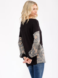 WOMEN'S LONG SLEEVE CAMO PRINT CONTRAST LOOSE FIT TOP