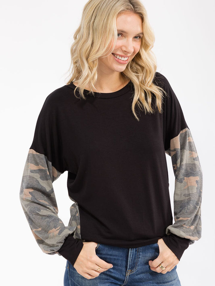 WOMEN'S LONG SLEEVE CAMO PRINT CONTRAST LOOSE FIT TOP