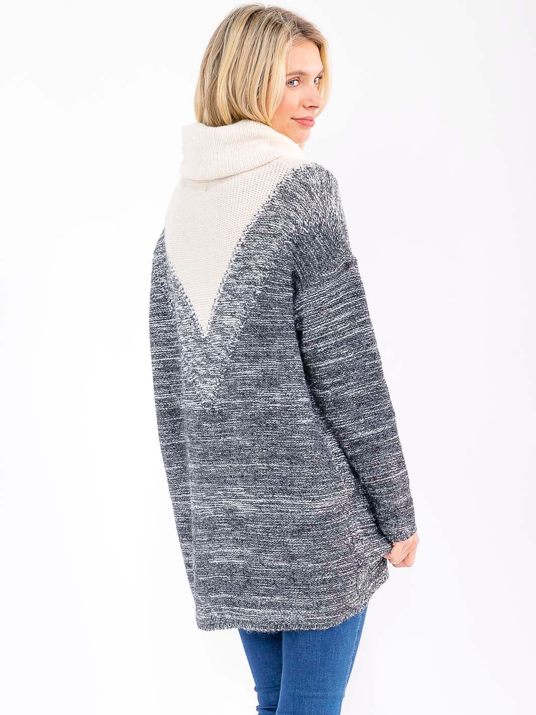 WOMEN'S LONG SLEEVE V-NECK OVERSIZED PULLOVER SWEATER