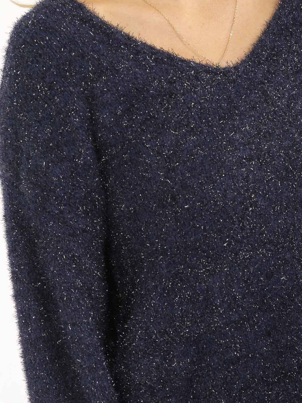 WOMEN'S LONG SLEEVE V-NECK PULLOVER SHIMMER SWEATER