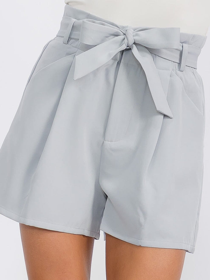 WOMEN'S BUTTON CLOSURE POCKETS SELF TIE MINI SHORT