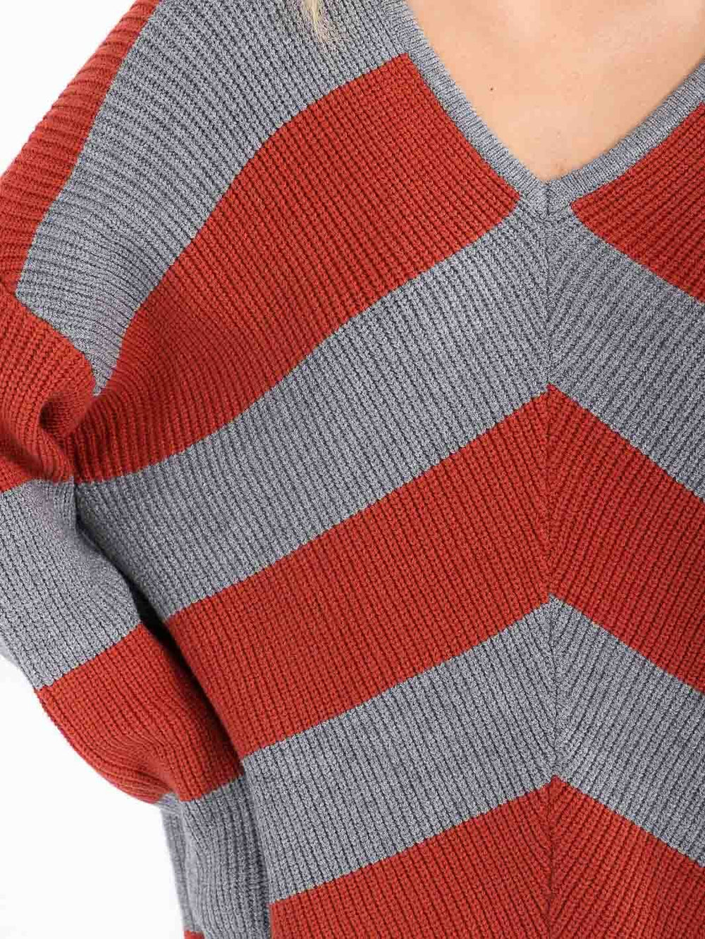 WOMEN'S LONG SLEEVE V-NECK KNIT COLORBLOCK PULLOVER HIGH-LOW SWEATER