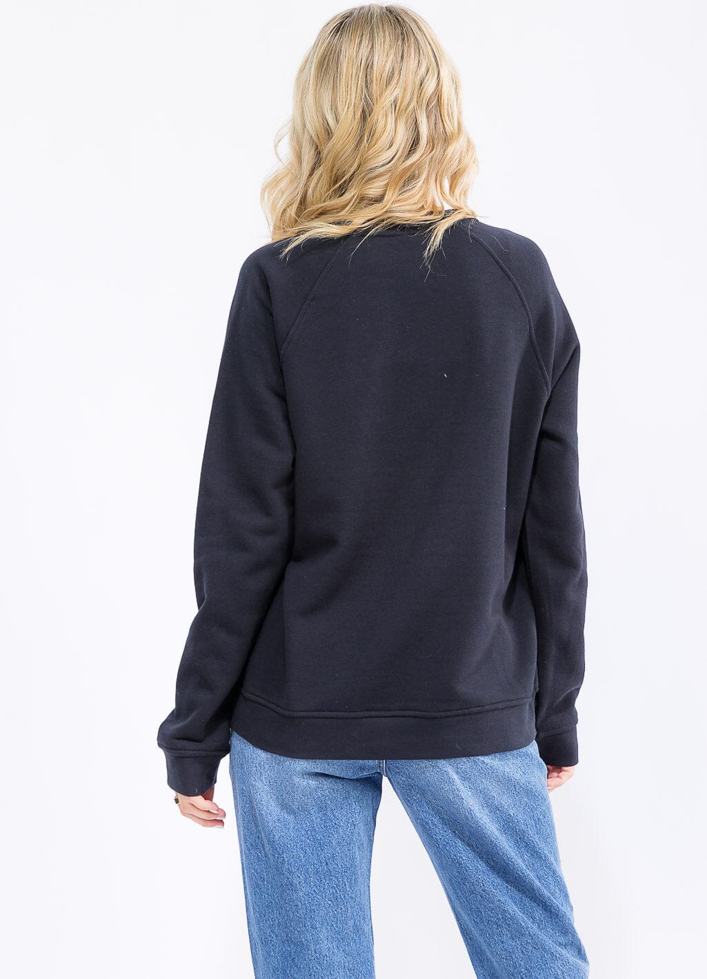 WOMEN'S LONG SLEEVE SOLID BASIC PULLOVER SWEATER