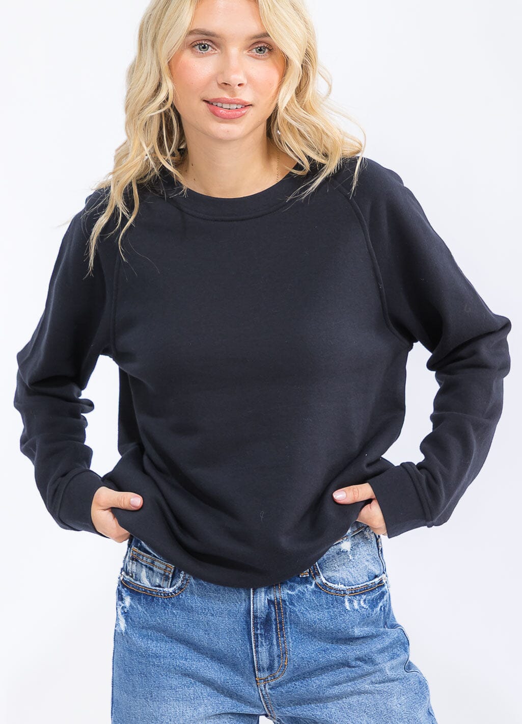 WOMEN'S LONG SLEEVE SOLID BASIC PULLOVER SWEATER