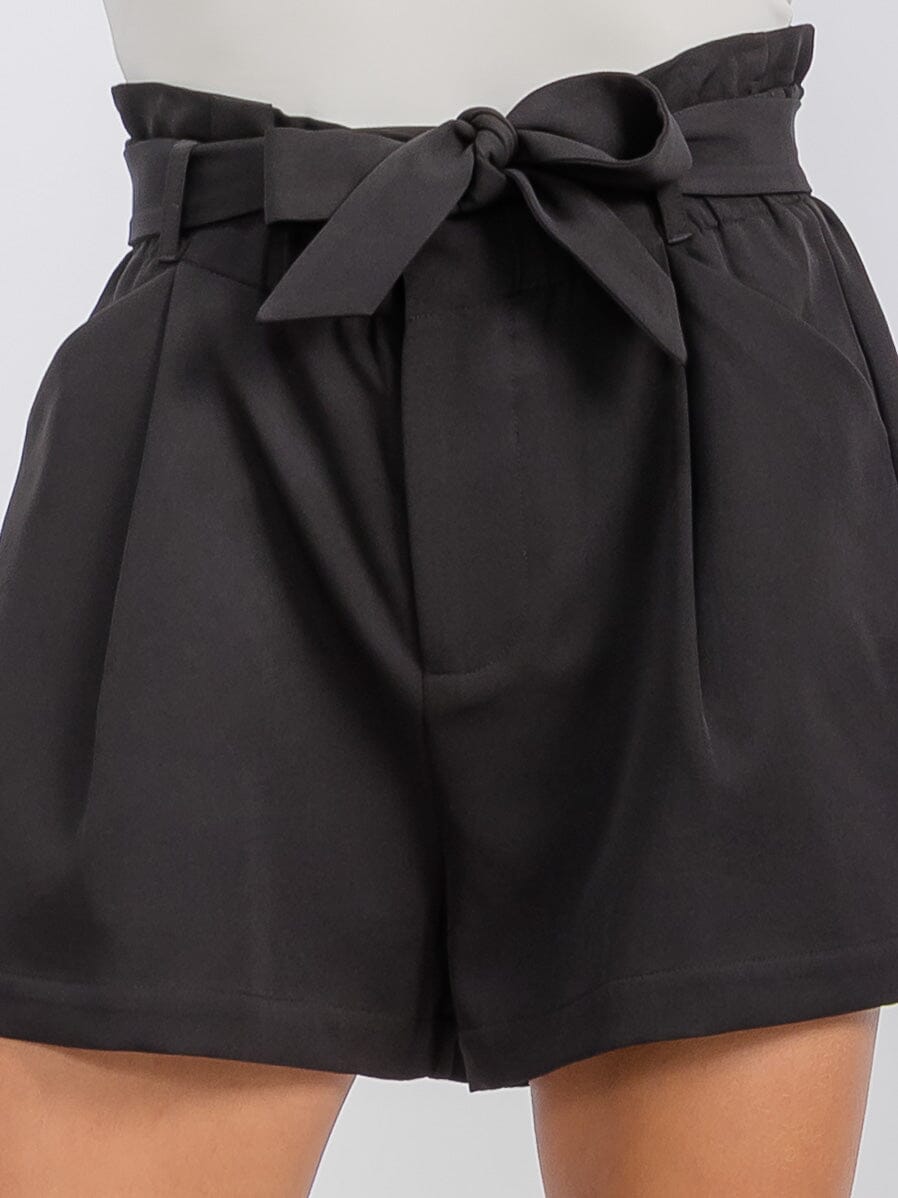 WOMEN'S BUTTON CLOSURE POCKETS SELF TIE MINI SHORT