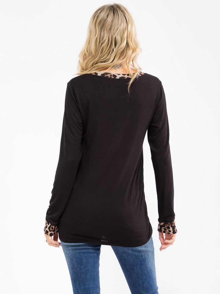 WOMEN'S LONG SLEEVE V-NECK FRONT POCKET ANIMAL PRINT TOP