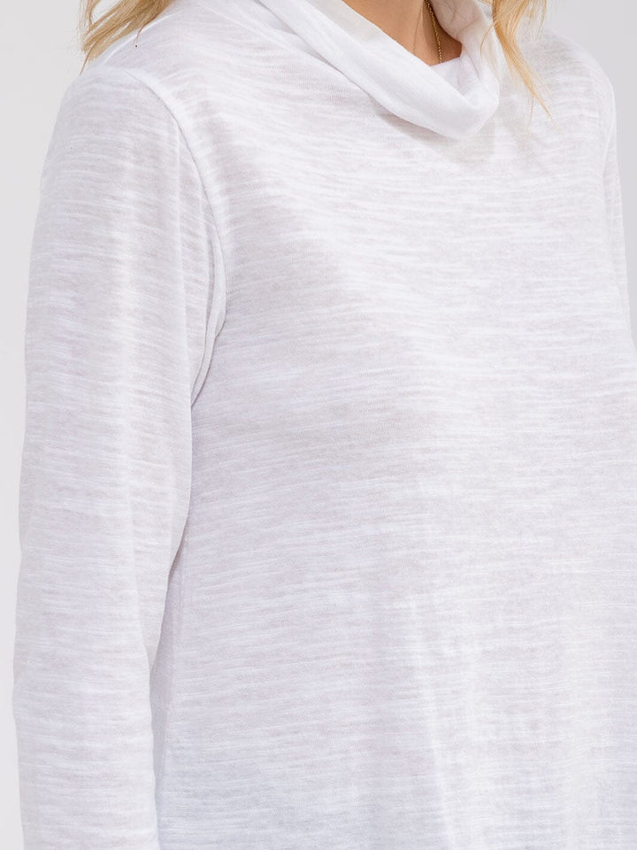 WOMEN'S LONG SLEEVE TURTLE NECK HIGH-LOW TOP