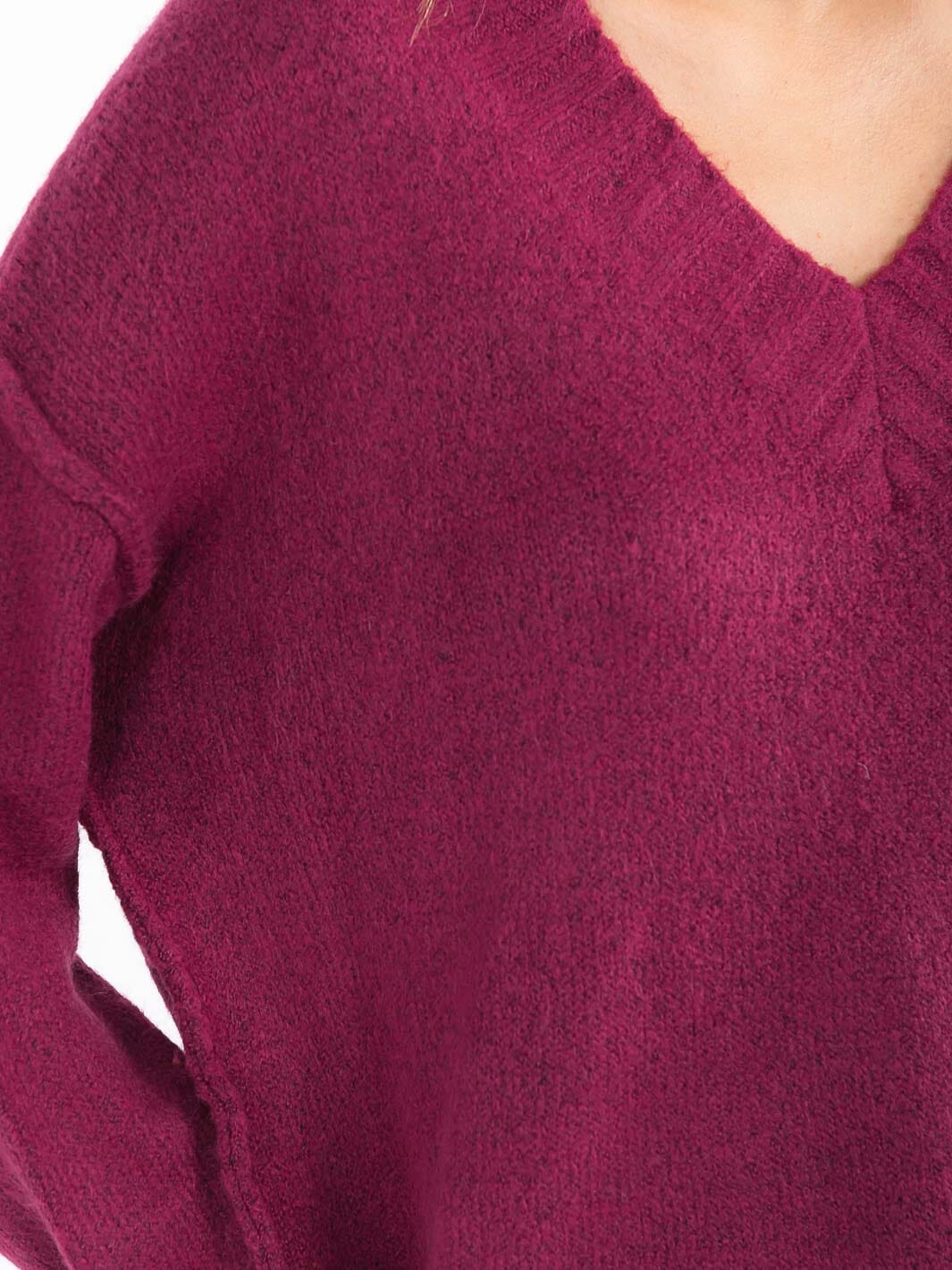 WOMEN'S LONG SLEEVE V-NECK PULLOVER SWEATER