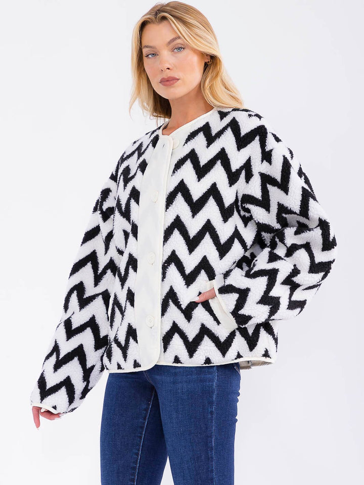 WOMEN'S LONG SLEEVE BUTTON CLOSURE FRONT POCKETS COLORBLOCK SHERPA JACKET