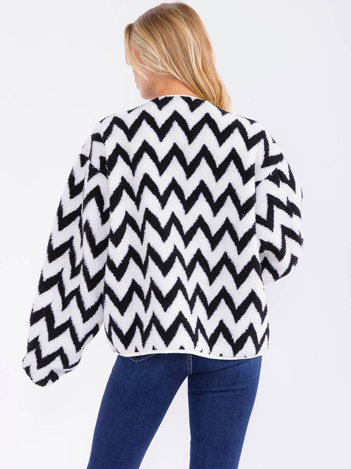 WOMEN'S LONG SLEEVE BUTTON CLOSURE FRONT POCKETS COLORBLOCK SHERPA JACKET