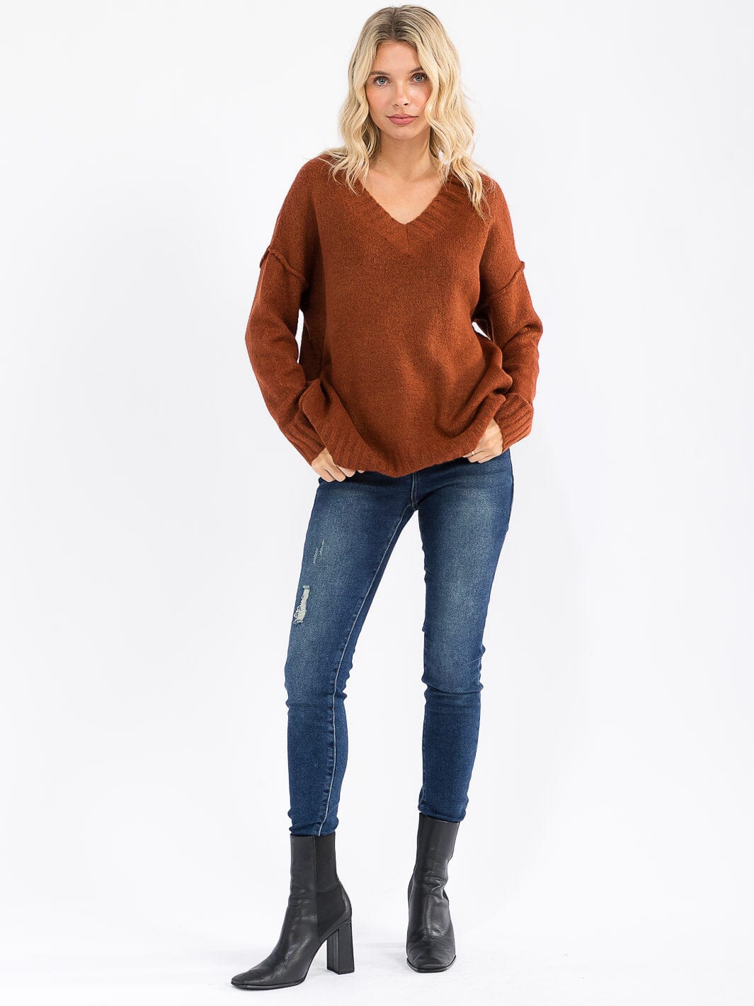 WOMEN'S LONG SLEEVE V-NECK PULLOVER SWEATER