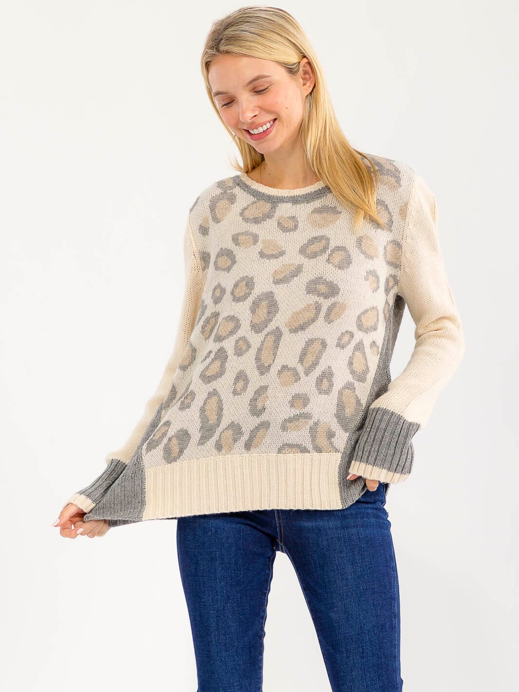 WOMEN'S LONG SLEEVE ANIMAL PRINT PULLOVER KNIT SWEATER