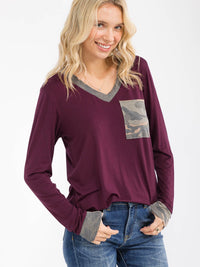 WOMEN'S LONG SLEEVE V-NECK FRONT POCKET CAMO PRINT LOOSE FIT TOP