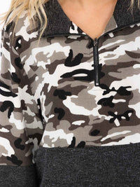 WOMEN'S LONG SLEEVE ZIP UP CAMO PRINT CONTRAST PULLOVER SWEATER
