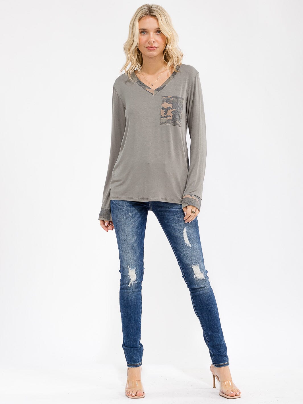 WOMEN'S LONG SLEEVE V-NECK FRONT POCKET CAMO PRINT LOOSE FIT TOP