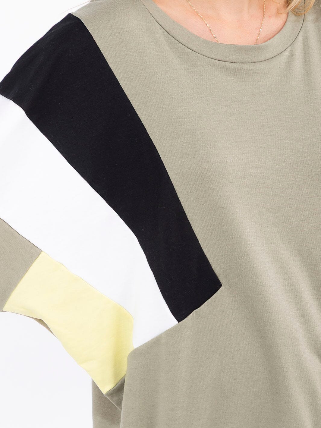 WOMEN'S LONG SLEEVE COLORBLOCK PULLOVER SWEATER