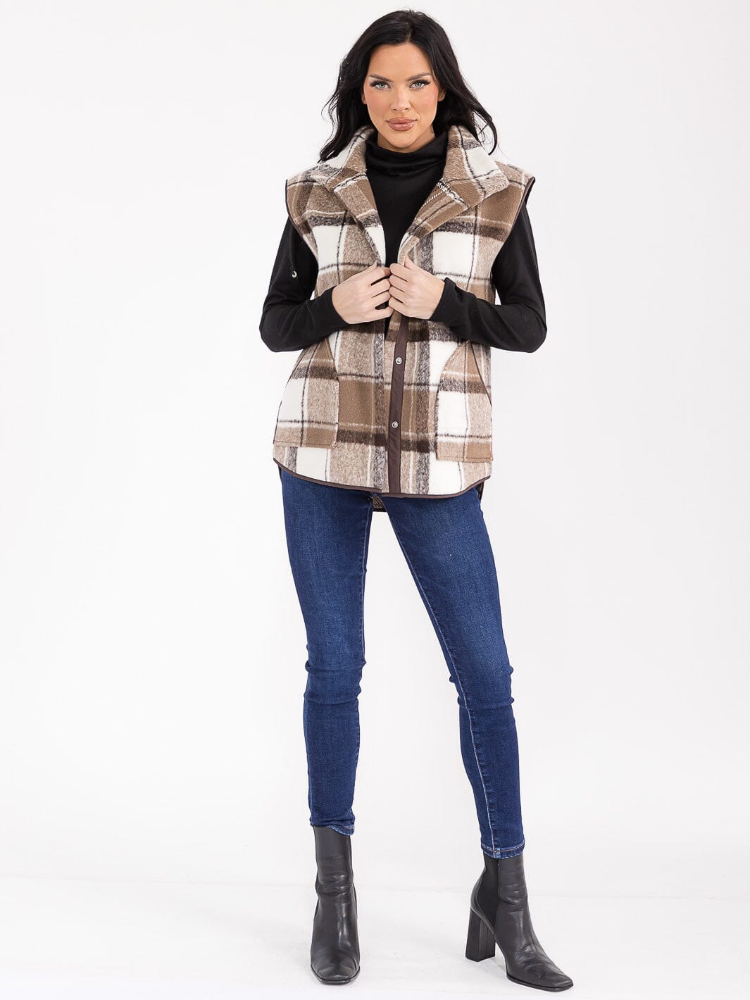 WOMEN'S SLEEVELESS BUTTON CLOSURE FRONT POCKETS PLAID VEST