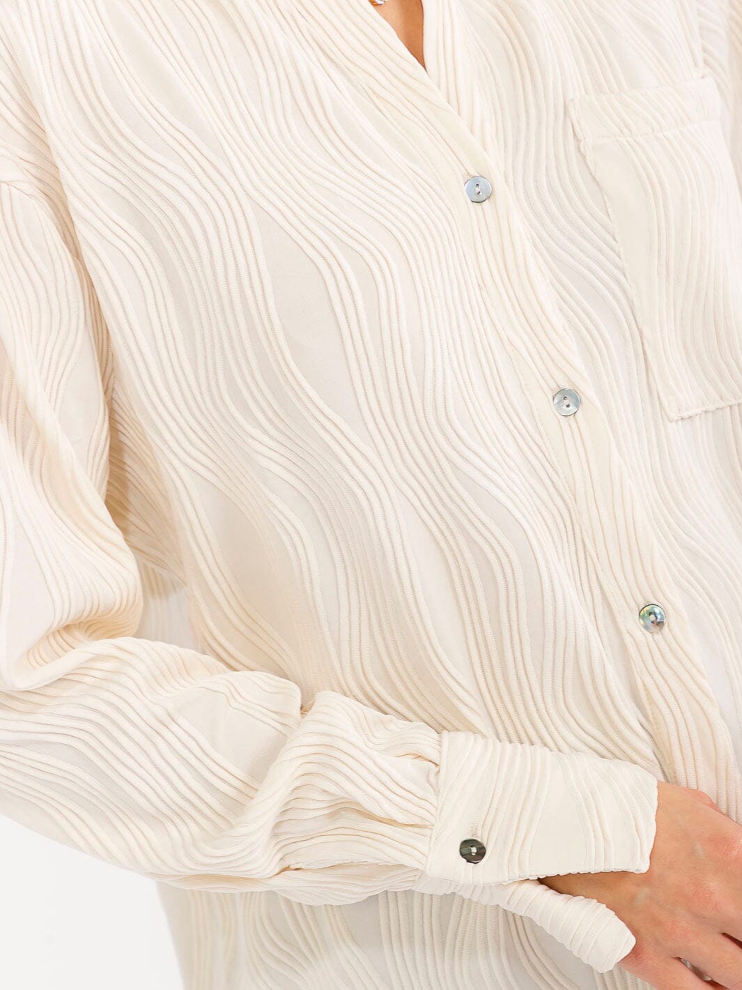 WOMEN'S LONG SLEEVE BUTTON UP FRONT POCKETS DETAILED BLOUSE